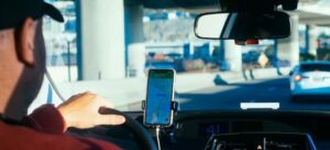 Motoristas de app são reconhecidos como “trabalhadores avulsos digitais”; veja o que muda