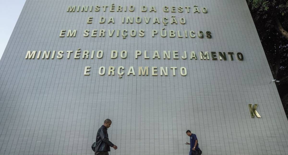 Orçamento de 2027 terá gatilhos para conter gastos com pessoal após déficit