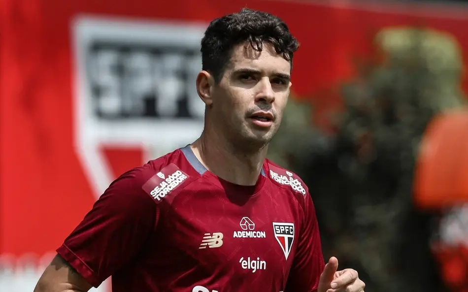 Após problema de saúde e rescisão com São Paulo, Oscar anuncia aposentadoria: “meu coração parou”