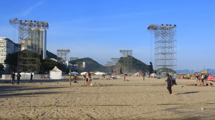 Acidente fatal na montagem do palco do show de Shakira