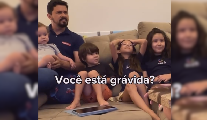 Reação de crianças a suposta gravidez da mãe viraliza: “Mais uma não, Deus!”