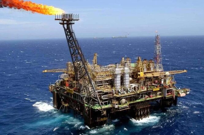 Petróleo sobe após EUA e Irã rejeitarem proposta de cessar-fogo no Oriente Médio