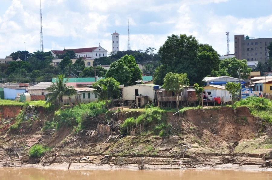 Acre supera média nacional de moradores em favelas, diz IBGE