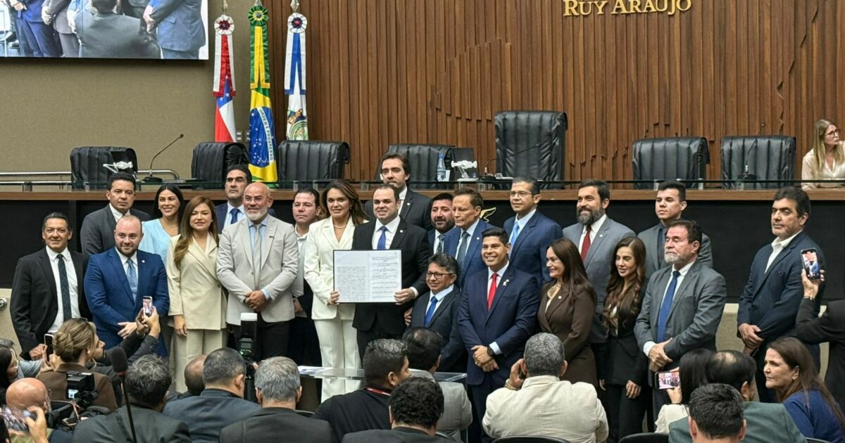 Em solenidade na Páscoa, Roberto Cidade assume o Governo do Amazonas