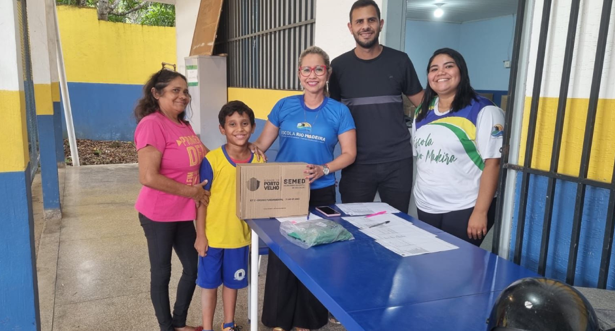 Prefeitura conclui entrega de kits escolares para rede municipal