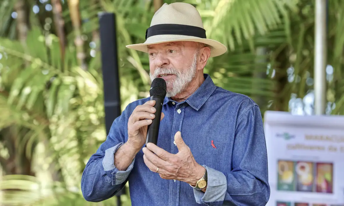 Lula recebe alta após procedimentos médicos simples em São Paulo