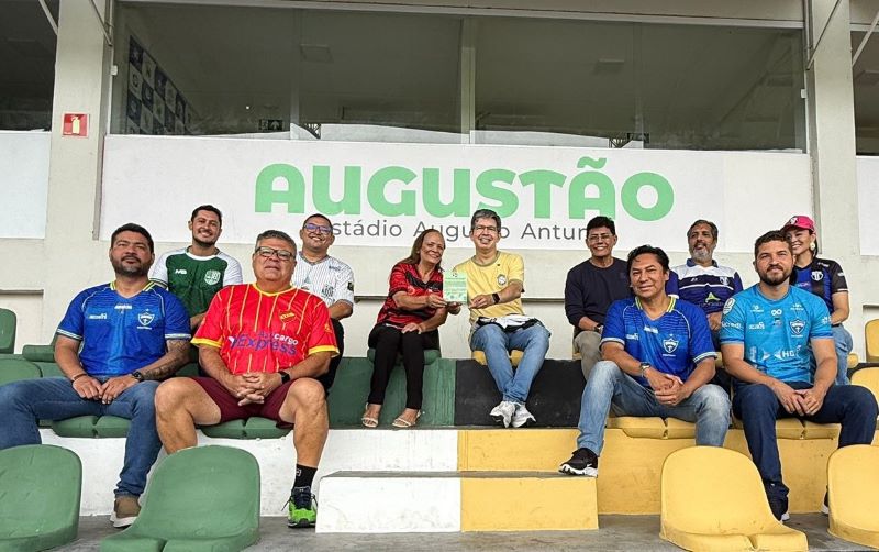 Clubes homenageiam Randolfe por reconstrução de estádios e apoio ao futebol amapaense – SelesNafes.com