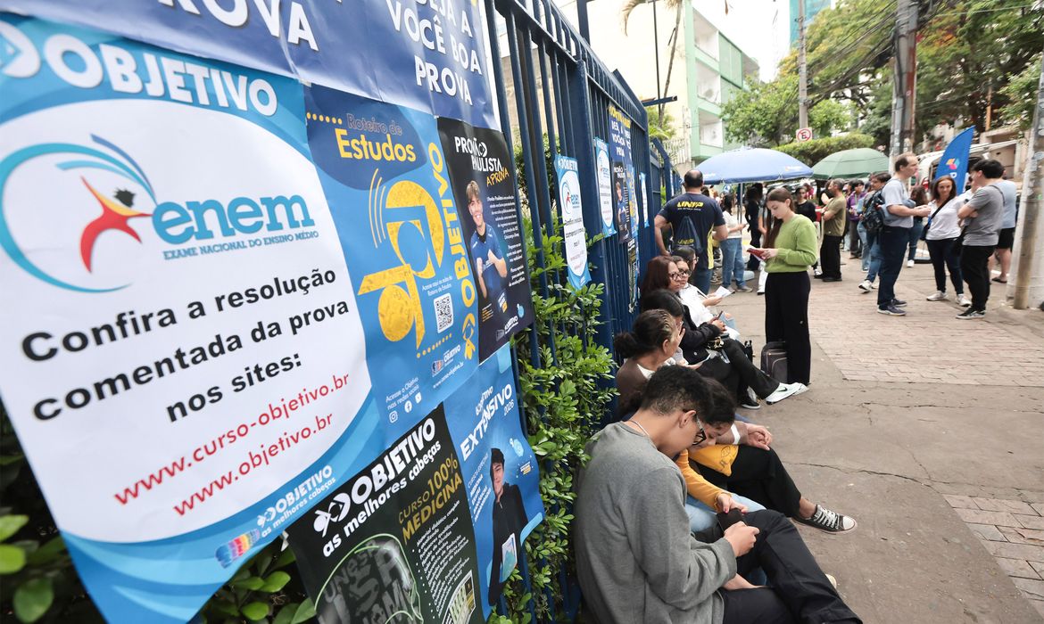 Prazo para justificar ausência no Enem 2025 termina em 24 de abril
