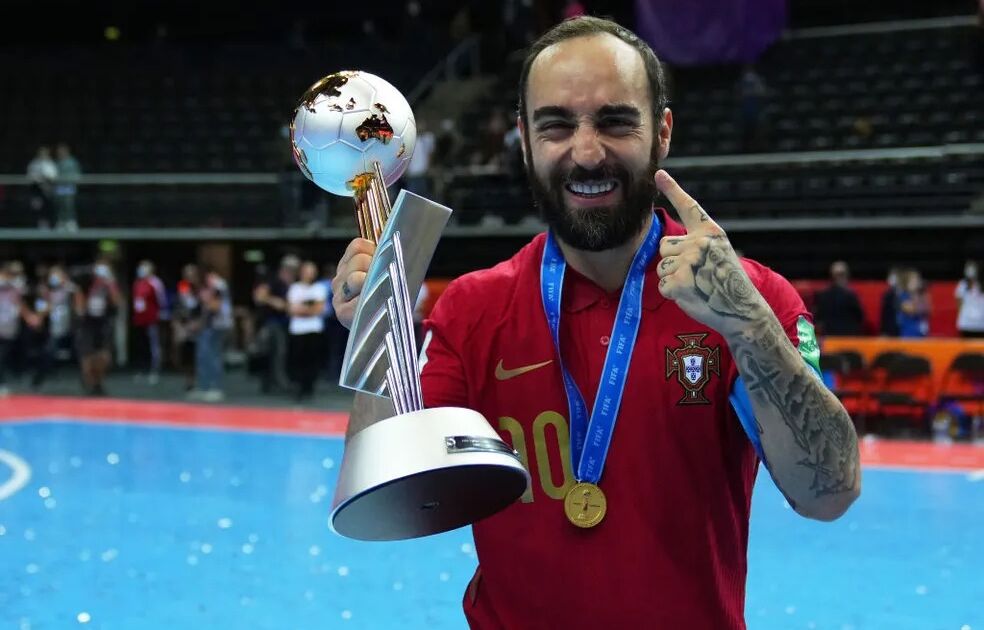 Ricardinho vai jogar a Kings League Brasil aos 40 anos