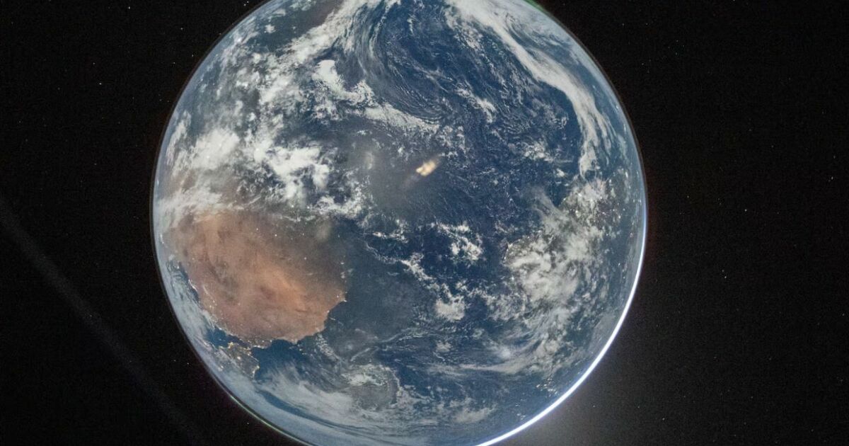 Nasa divulga primeira imagem da Terra capturada na missão Artemis II