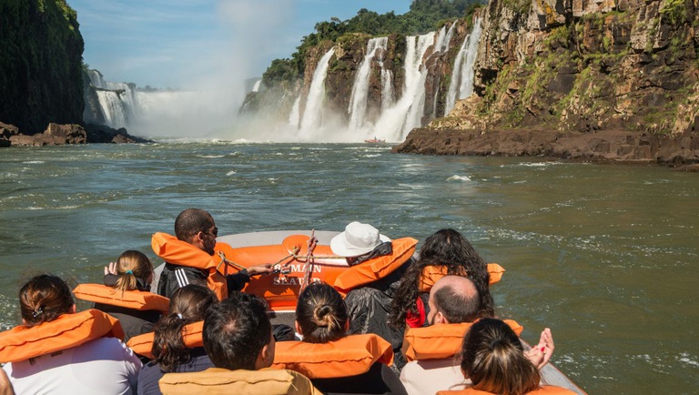Brasil bate recorde histórico de turistas internacionais no 1º trimestre de 2026