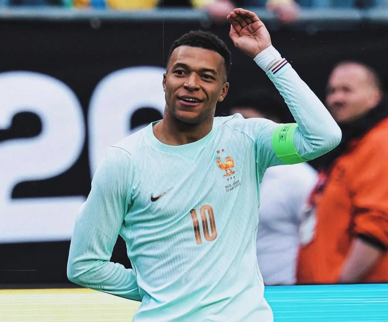 Astro da França, Mbappé sofre lesão muscular a dois meses da Copa do Mundo