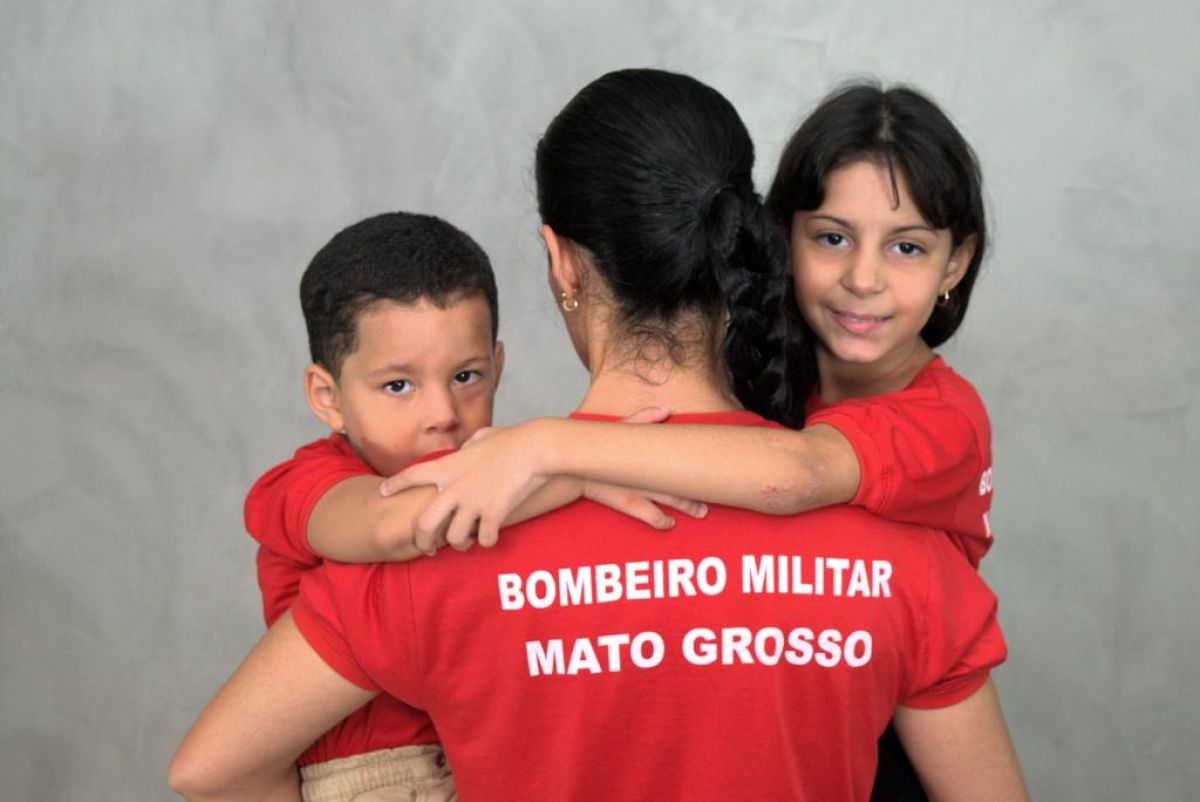 Bombeiras contam como é conciliar maternidade e profissão…
