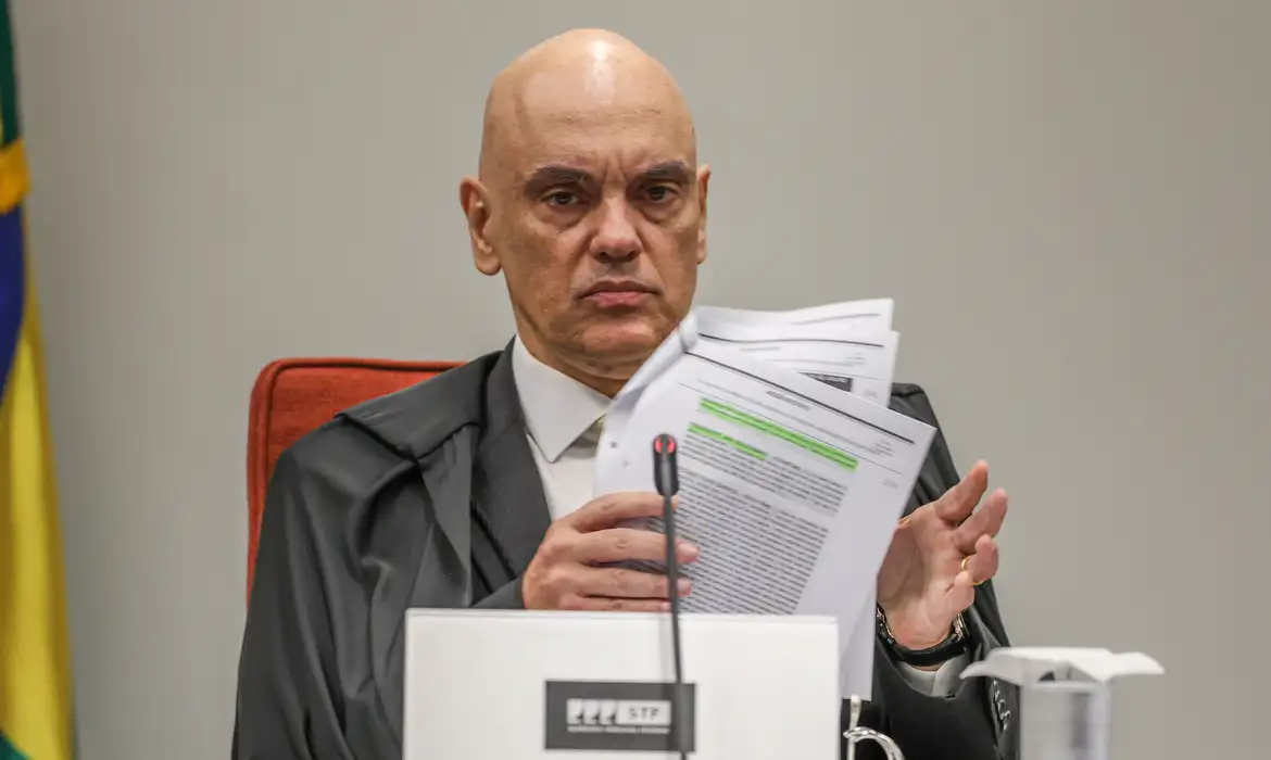 Moraes suspende aplicação da Lei da Dosimetria em casos do 8 de Janeiro