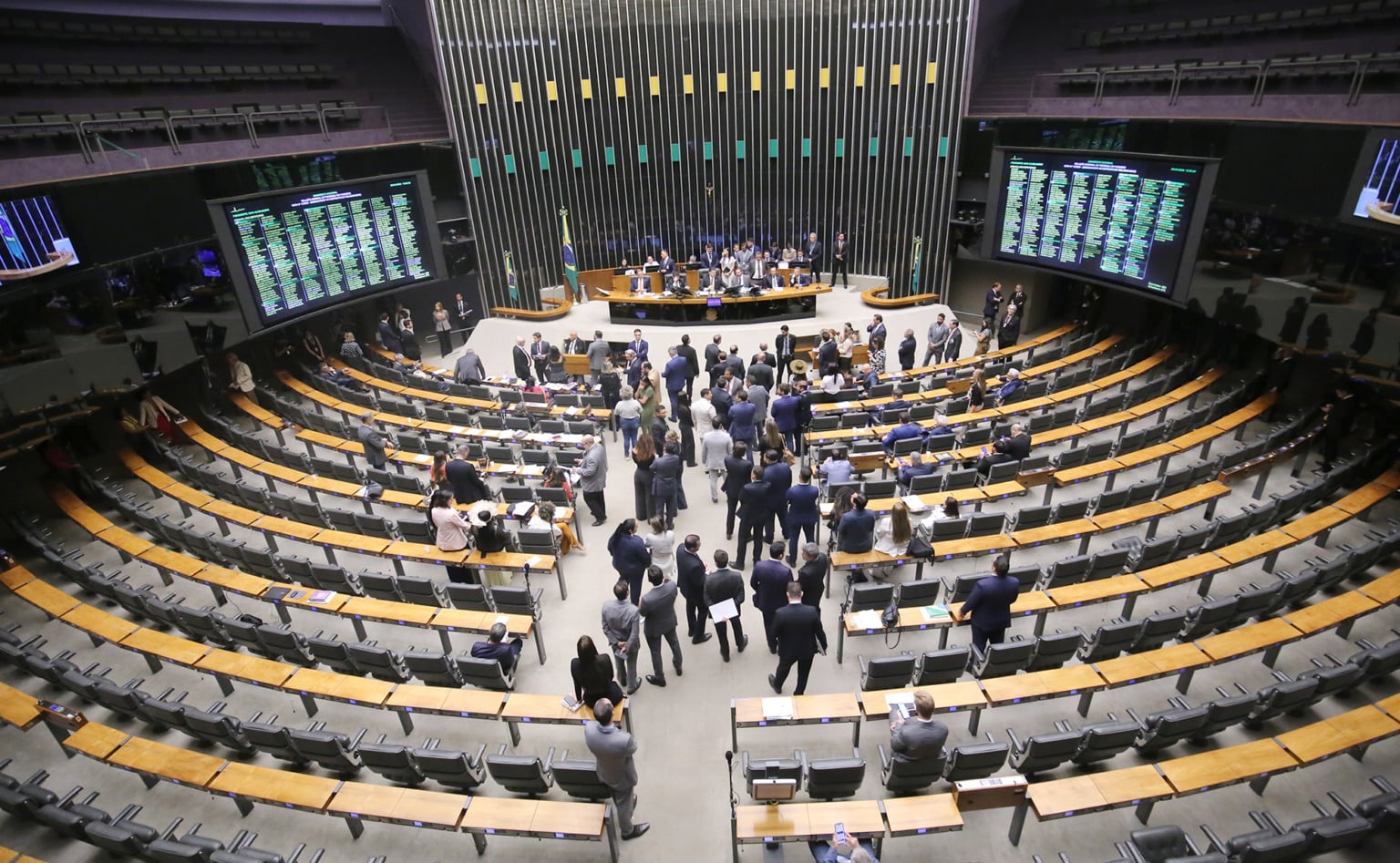 Projeto de lei amplia penas para crimes sexuais contra crianças e adolescentes