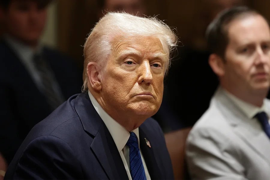 Trump diz que definirá até domingo o futuro da guerra com o Irã