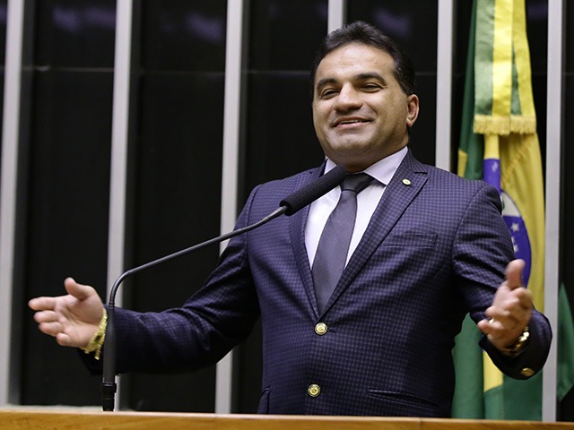 Inelegível, Josimar de Maranhãozinho vira peça-chave para 2026