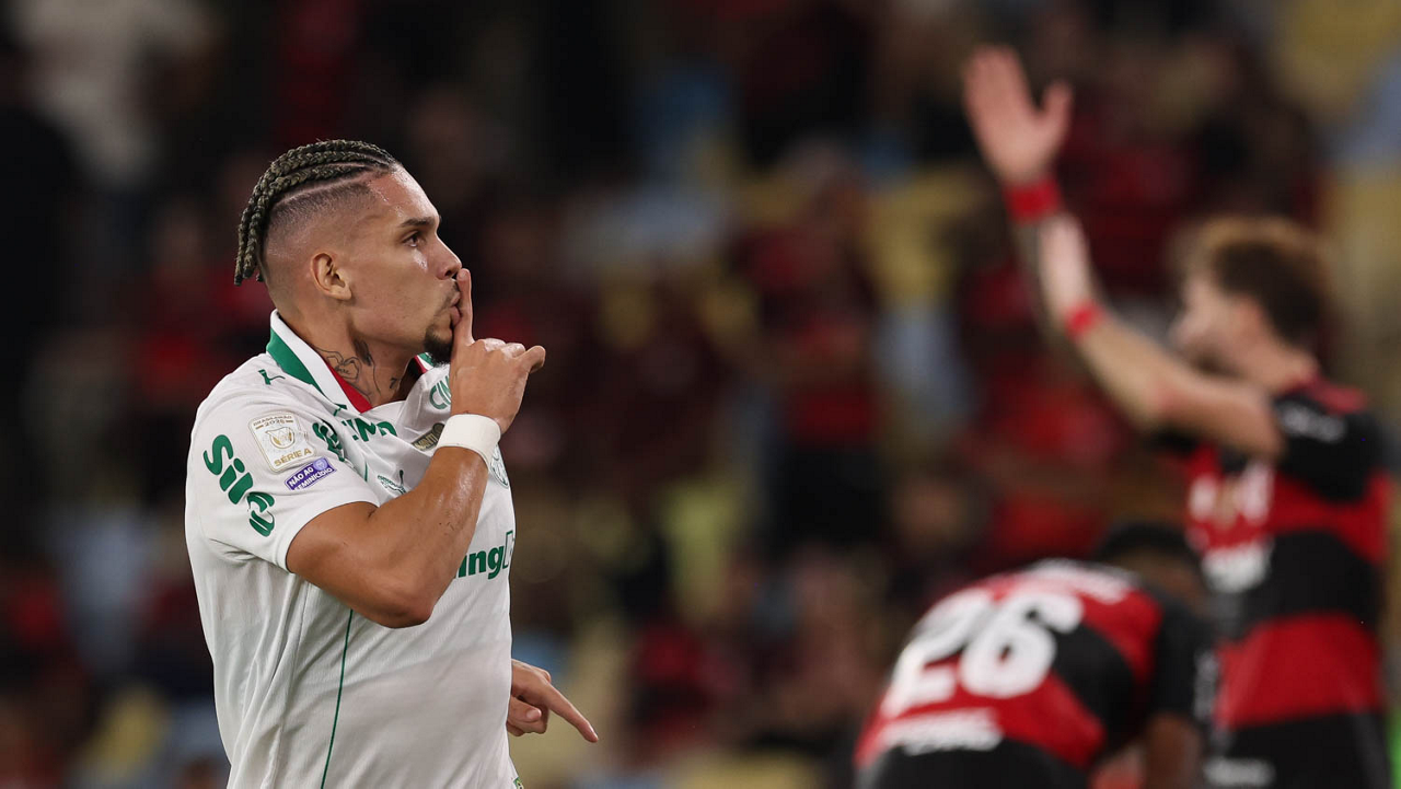 Palmeiras derrota o Flamengo e amplia vantagem na liderança do Brasileirão