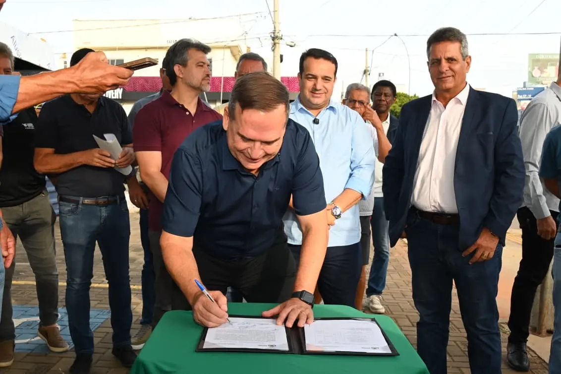 “Goiânia todinha terá asfalto novo”, diz Mabel ao lançar nova etapa de recapeamento