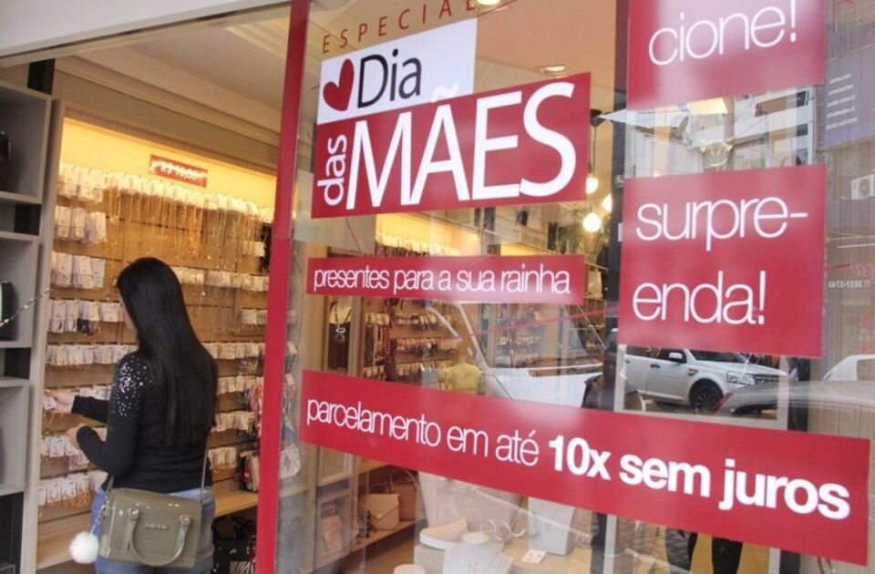 Intenção de compra para o Dia das Mães cai para 61% em Manaus