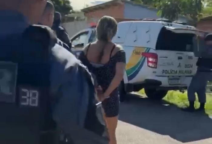 Mulher de 42 anos que vendia maconha na frente de casa é presa – SelesNafes.com