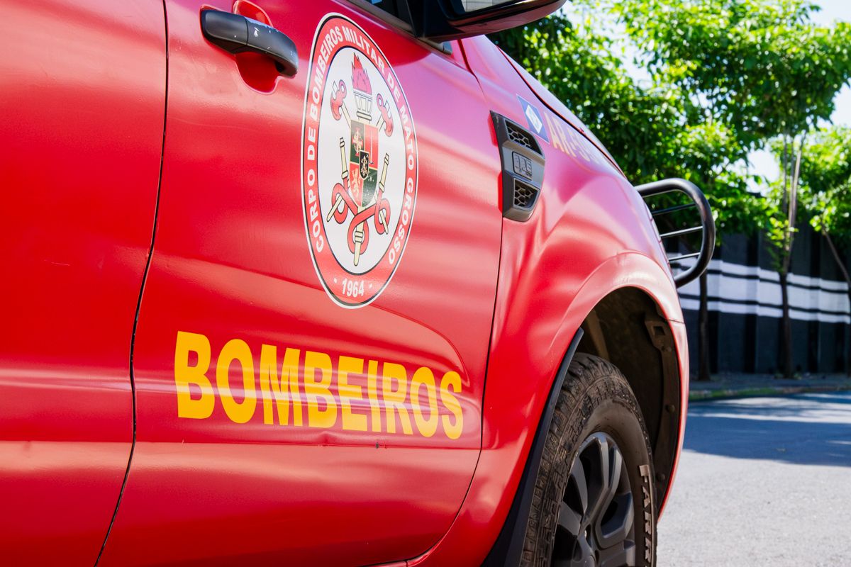 Corpo de Bombeiros socorre mulher em surto psiquiátrico em MT…