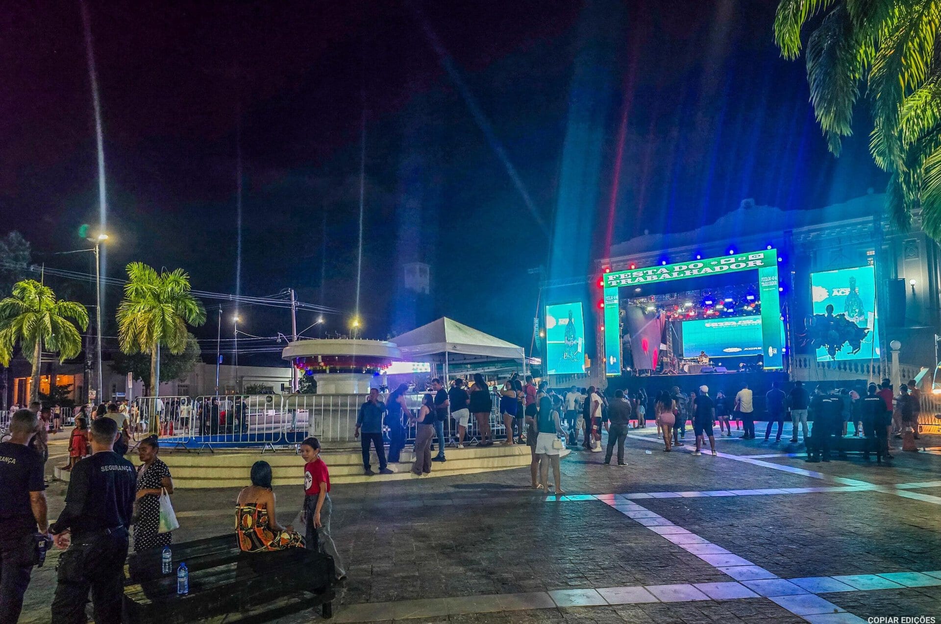 DJ Black e Trio Furacão animam pré-show do dia do trabalhador