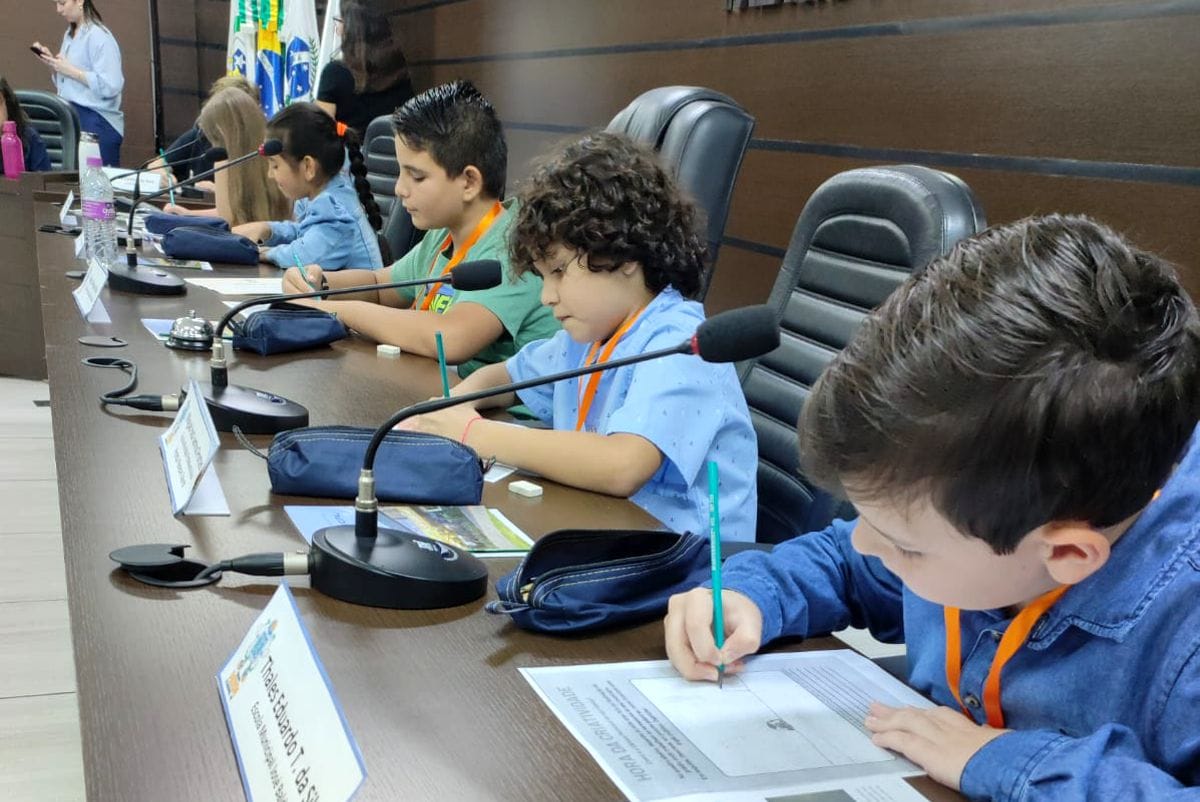 Alunos poderão virar “vereadores mirins” em Rio Branco após aprovação de projeto na Câmara