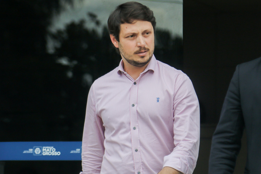 TJ revoga tornozeleira e mantém filho de Silval em regime aberto…