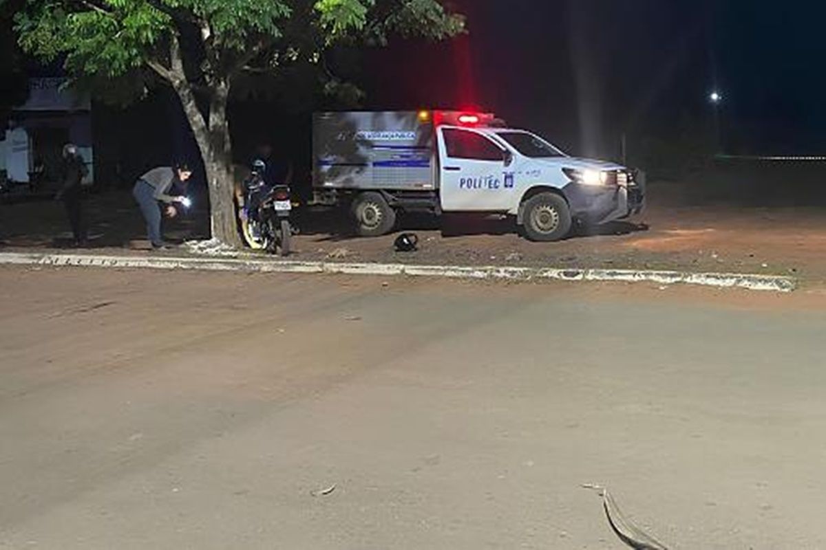 Homem perde controle de moto, bate em árvore e morre em MT …
