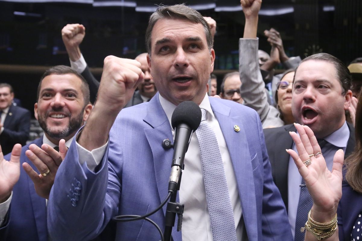 Vorcaro pagou R$ 61 mi para filme sobre Bolsonaro e Flávio pediu mais…