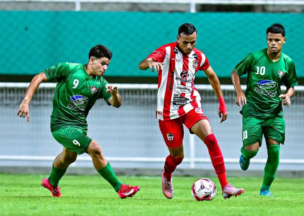 Santa Cruz vence o Independência em confronto bem equilibrado