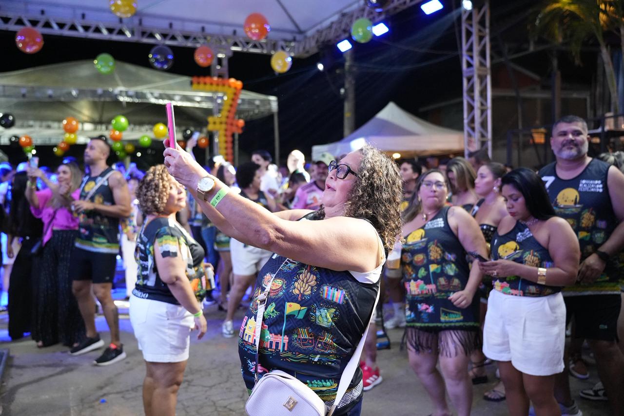 Festa de aniversário da Casa do Rio lota Bairro da Base