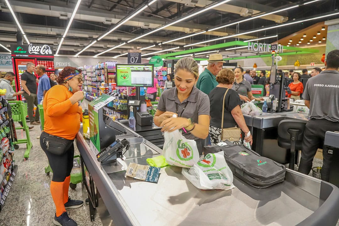 No Acre, rede de supermercados antecipa debate nacional e testa escala 5×2: “decidimos não esperar”
