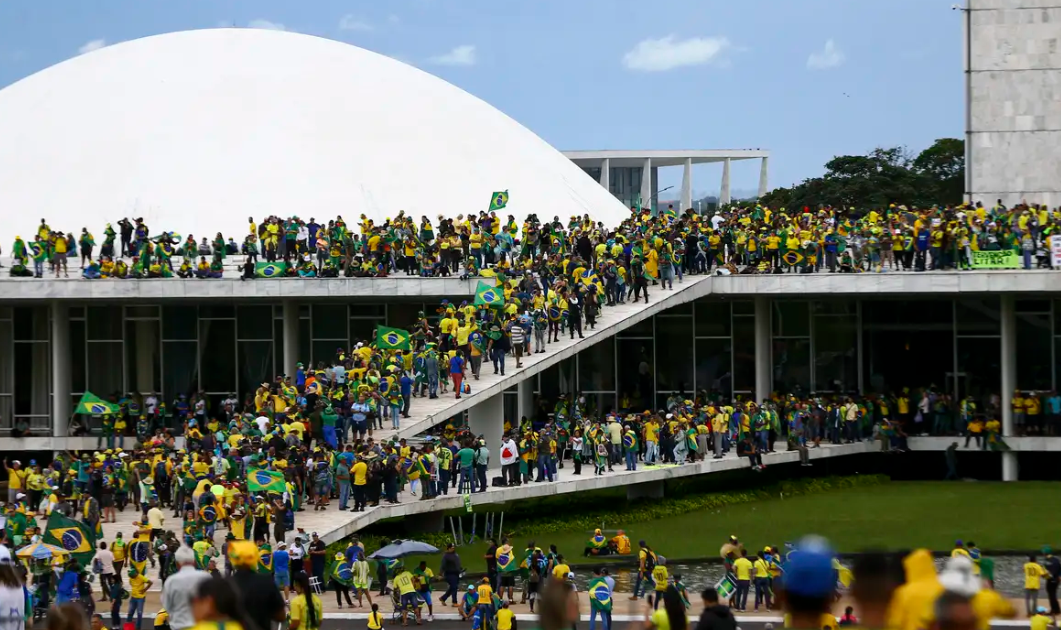 Entenda como o PL da Dosimetria pode beneficiar condenados pelo 8/1