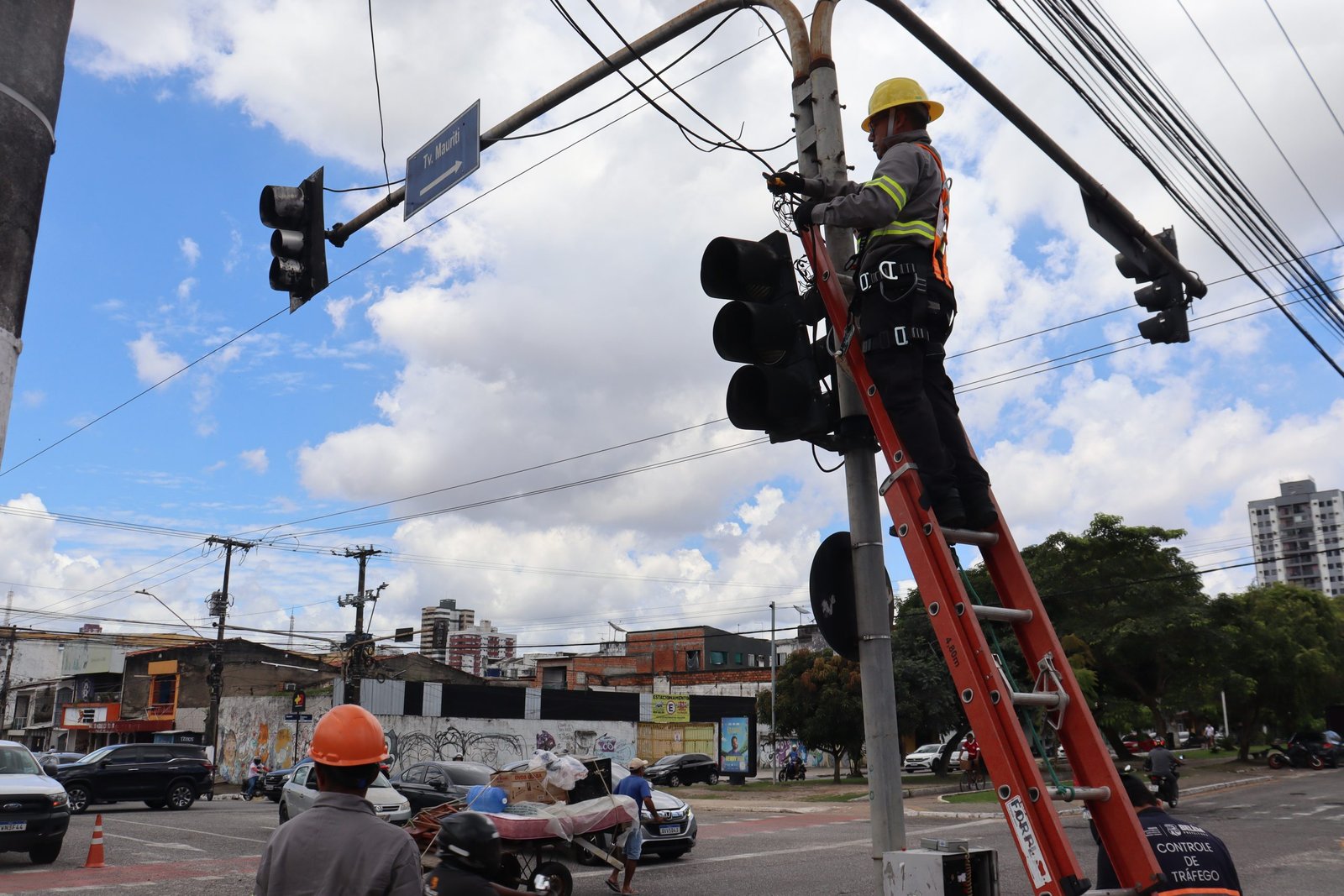 Belém registra mais de 600 panes em semáforos por furto de cabos e apagões em 2026