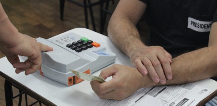 Justiça Eleitoral abre inscrições para mesários voluntários das Eleições 2026