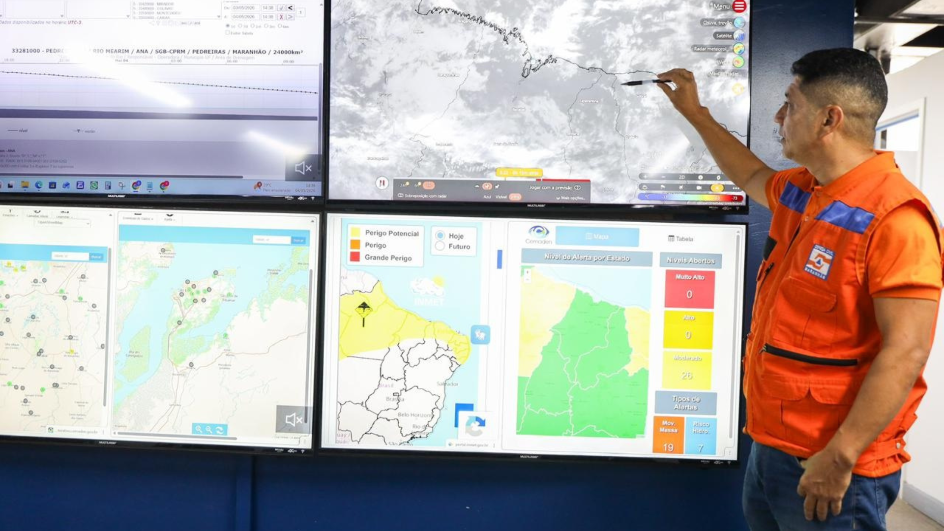 Bombeiros e Defesa Civil atuam em 18 cidades afetadas por chuvas