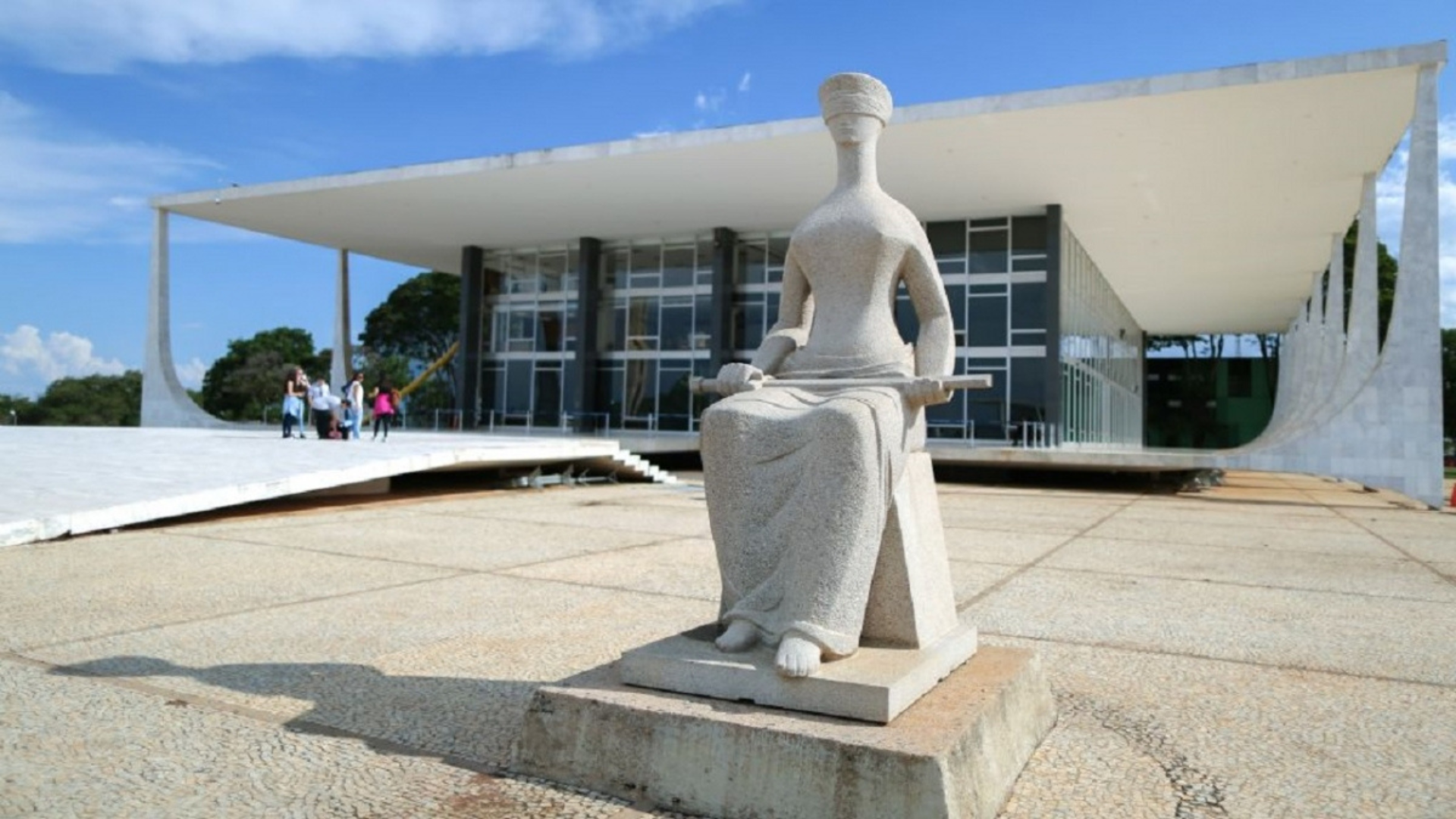 STF proíbe novos ‘penduricalhos’ para juízes