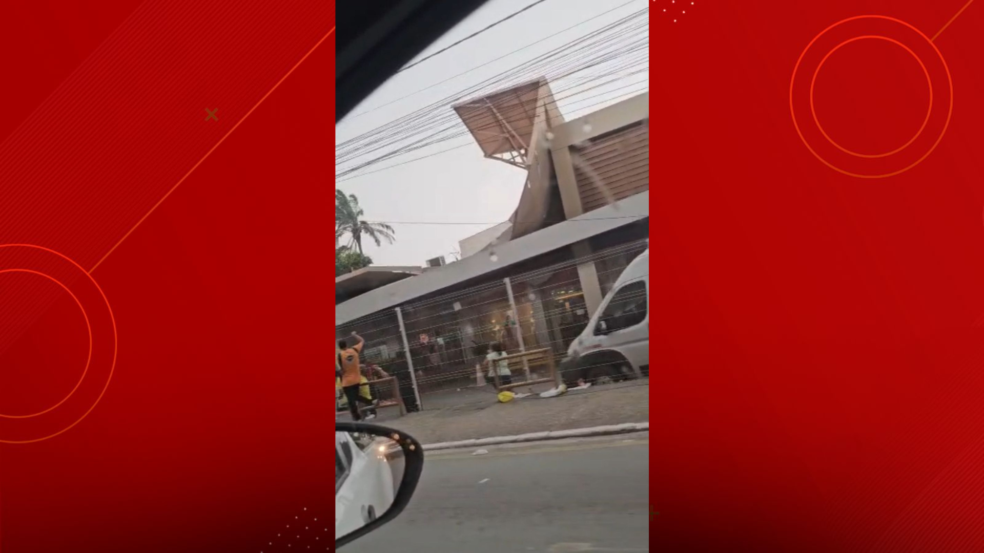 Vendaval arranca parte do telhado de shopping no São Cristóvão, em São Luís