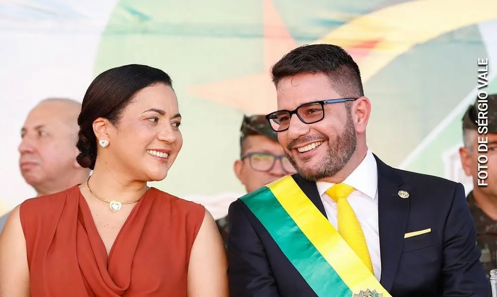 “Um dos maiores líderes que o povo acreano elegeu”, diz Mailza sobre Gladson