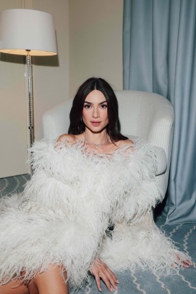 Em Cannes, Thaila Ayala aposta na base Make B. Salicylic para encarar maratona de compromissos do festival
