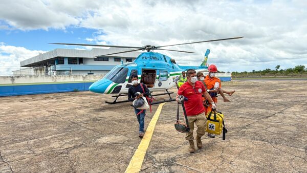 Helicóptero do Governo resgata criança indígena picada por cobra em comunidade do Uiramutã