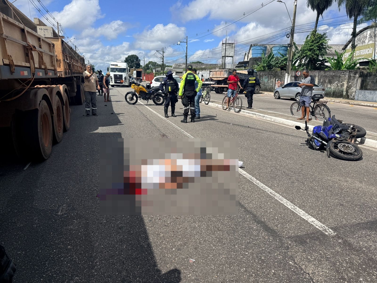 Motociclista atinge carreta parada e morre na rodovia do Tapanã, em Belém