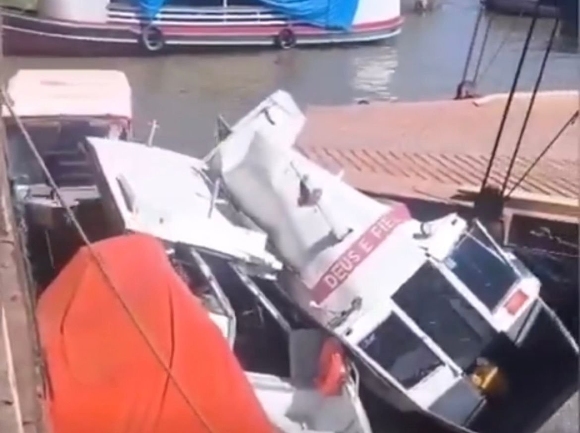 Balsa colide com voadeiras e causa susto em porto no sudoeste do Pará