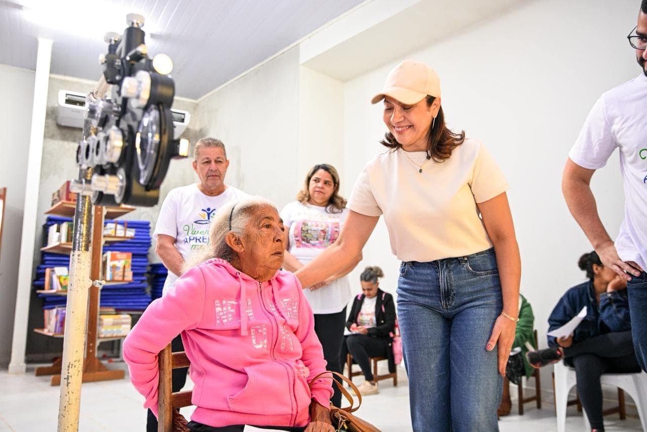 Mailza participa de ação social com serviços à população em Rio Branco