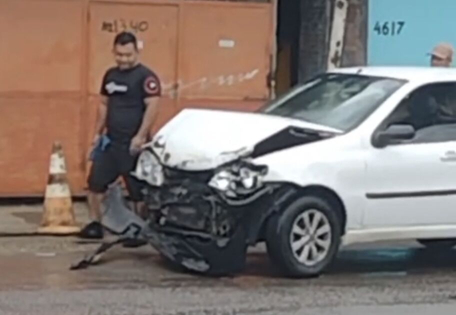 Colisão entre veículos ocorre em lombada na zona leste de Manaus