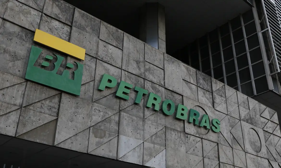 Petrobras anuncia redução no preço do diesel; saiba mais