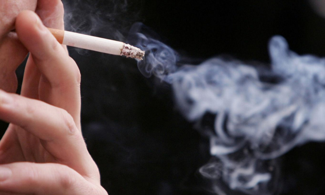 Entre a vida, a fumaça e o recomeço: o cigarro que atravessa gerações