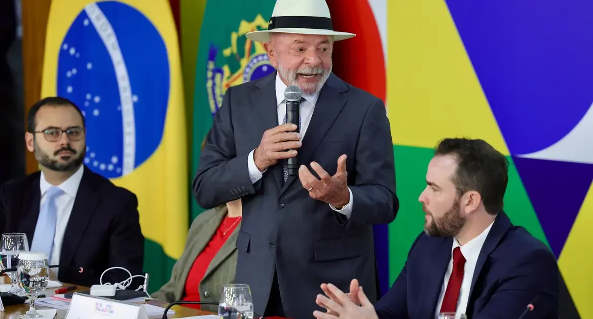 Lula manifesta apoio a setores para redução da jornada 6×1